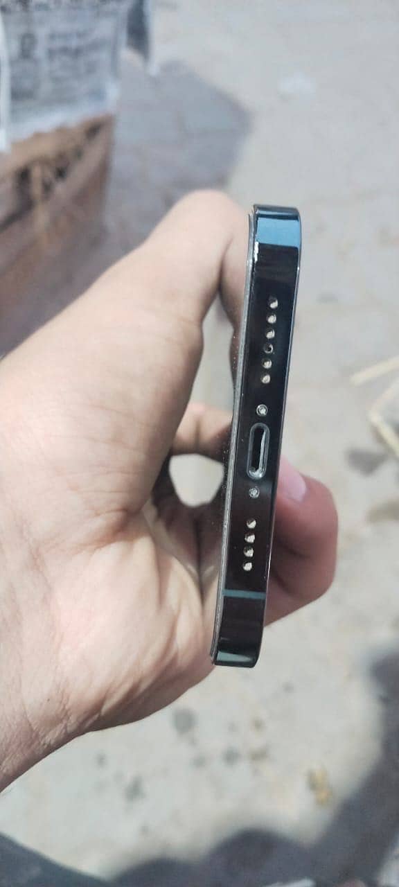 Apple iPhone 12 Pro Max 3