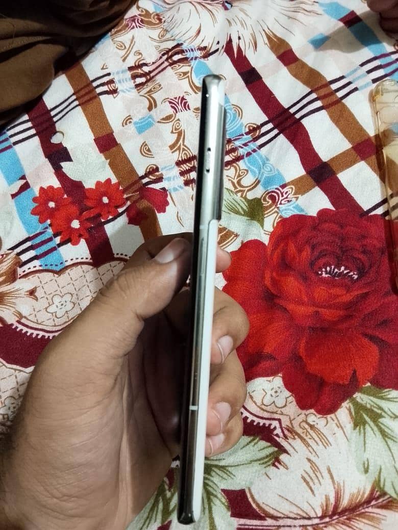 One Plus 10 Pro 4