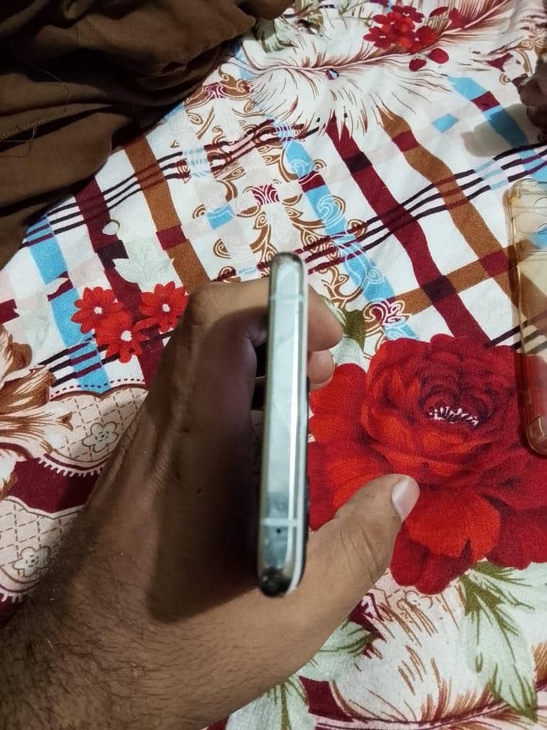 One Plus 10 Pro 5