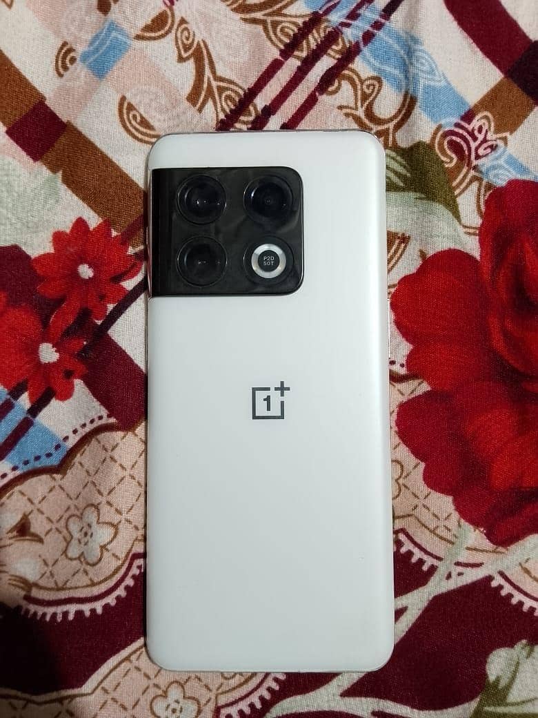 One Plus 10 Pro 6