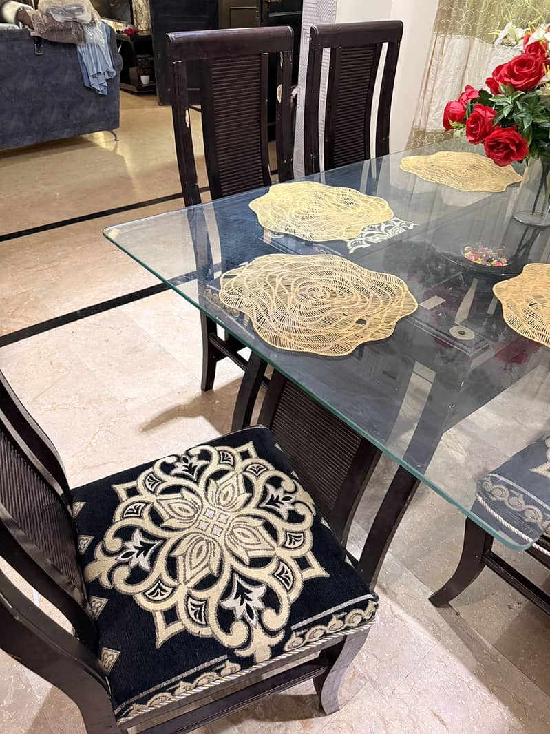 Dining table 4