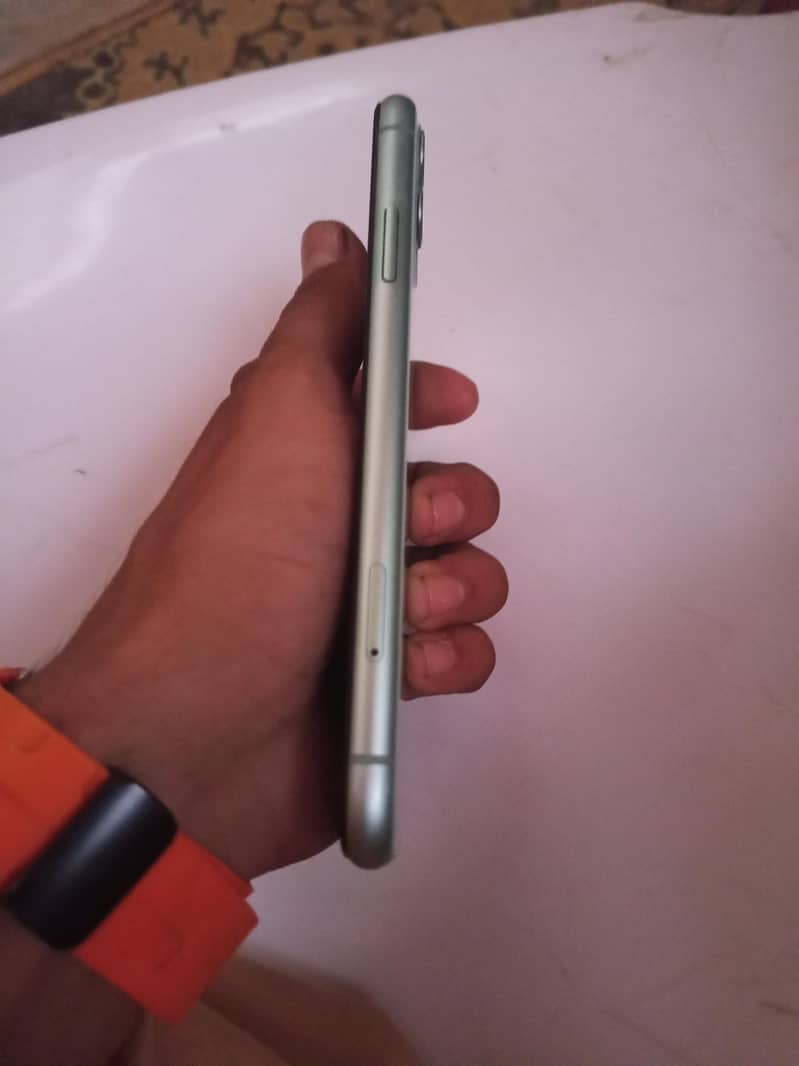 Apple iPhone 11 5