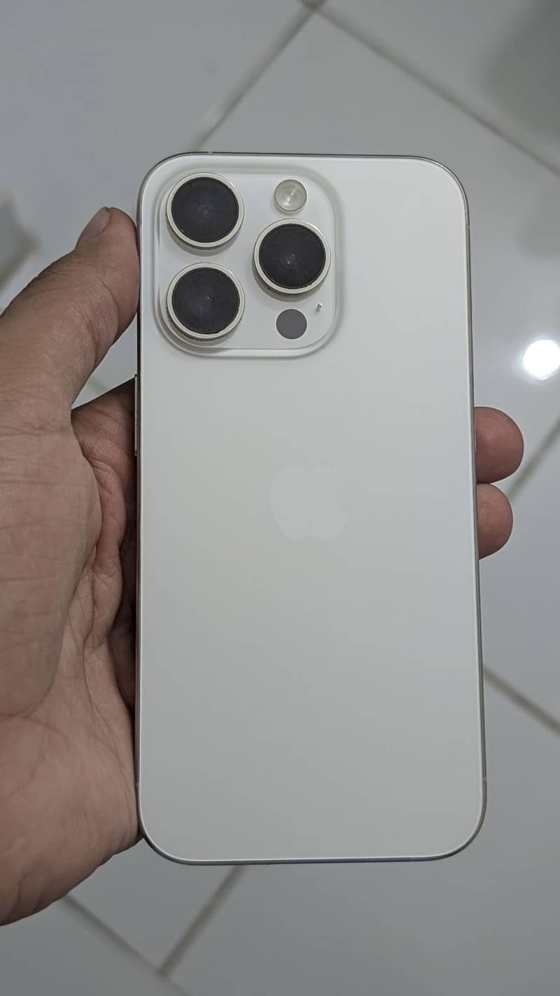Apple iPhone 15 Pro 0