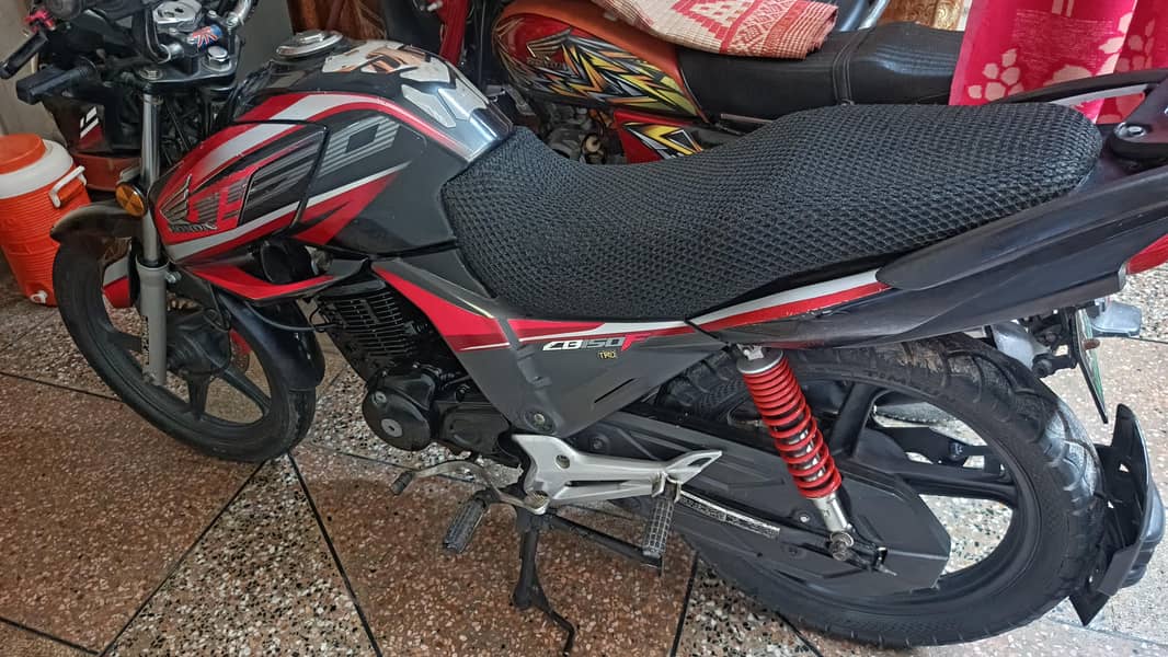 Honda CB150F 5