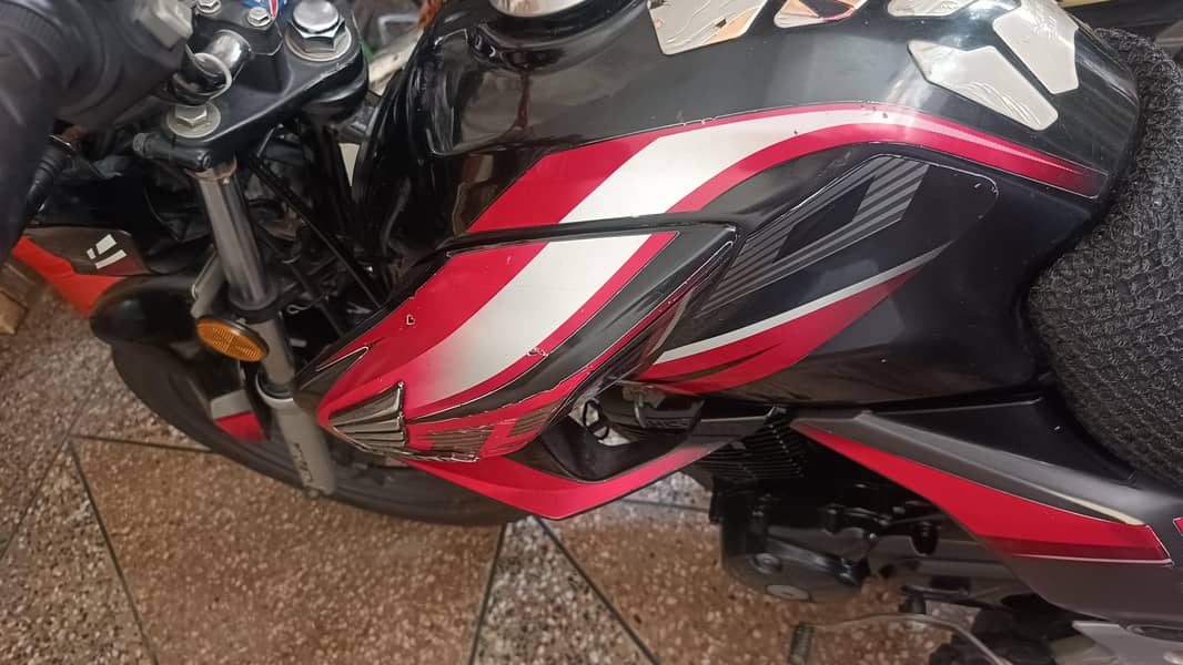 Honda CB150F 7