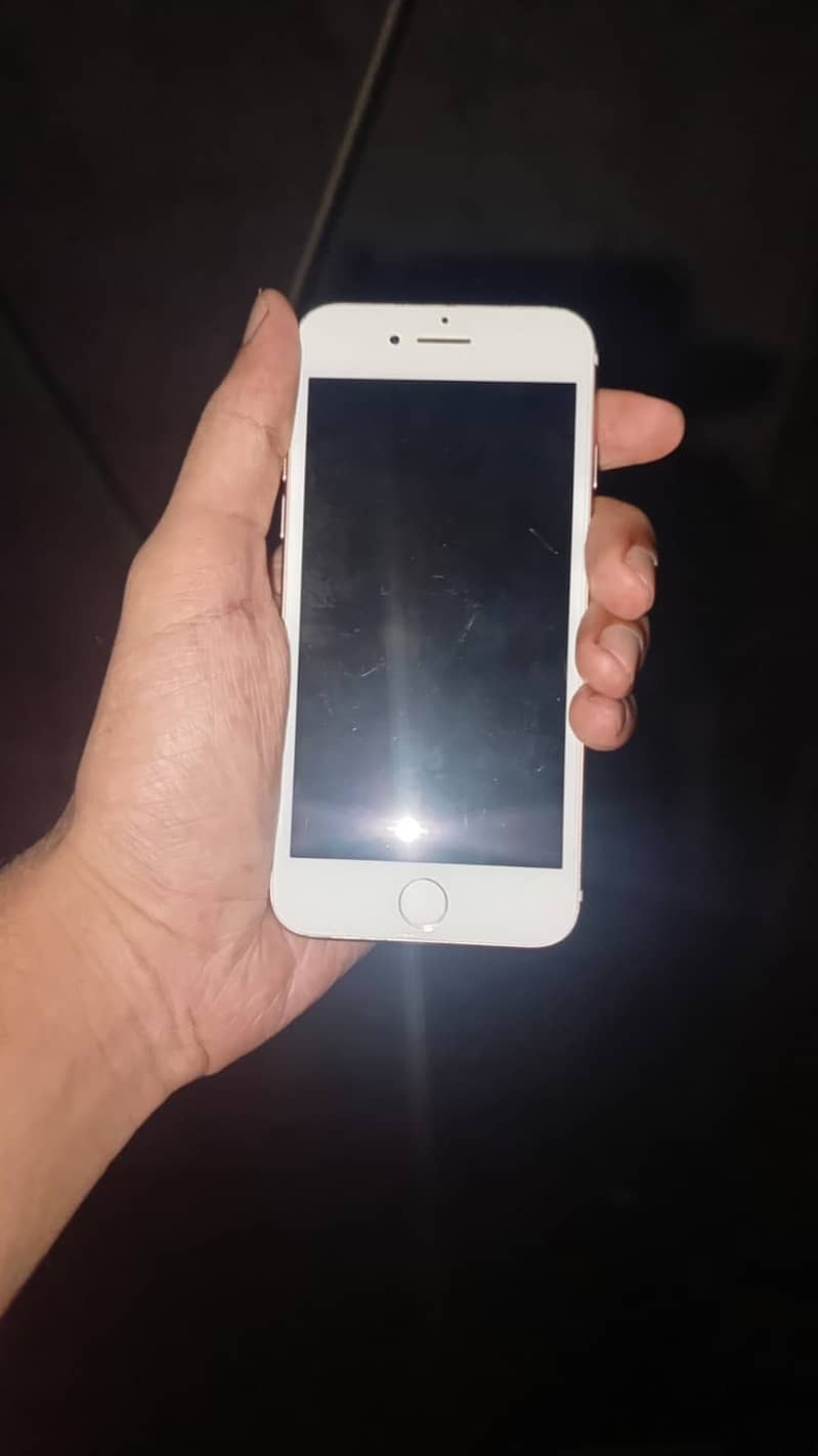 Apple iPhone 7 1