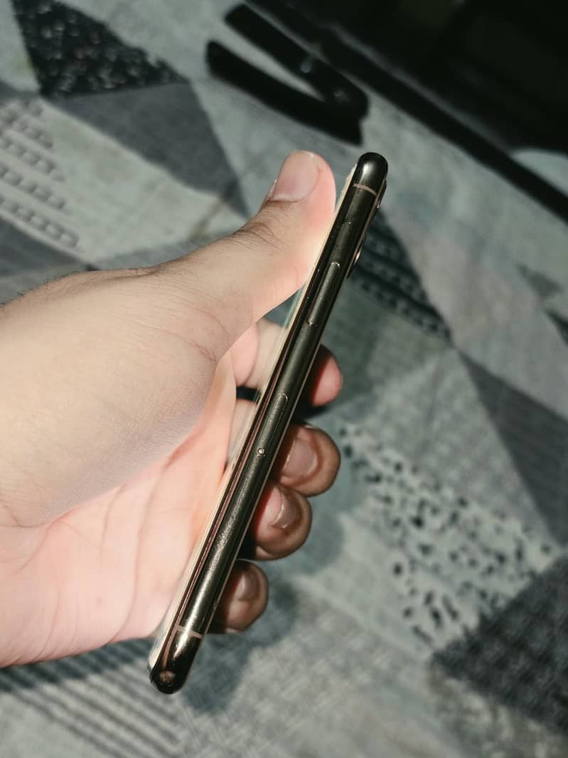 Apple iPhone 11 Pro 3