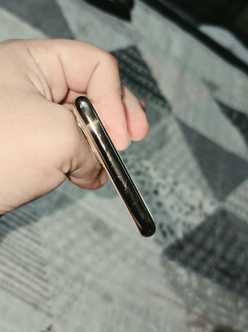 Apple iPhone 11 Pro 6