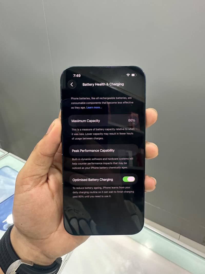 Apple iPhone 13 6