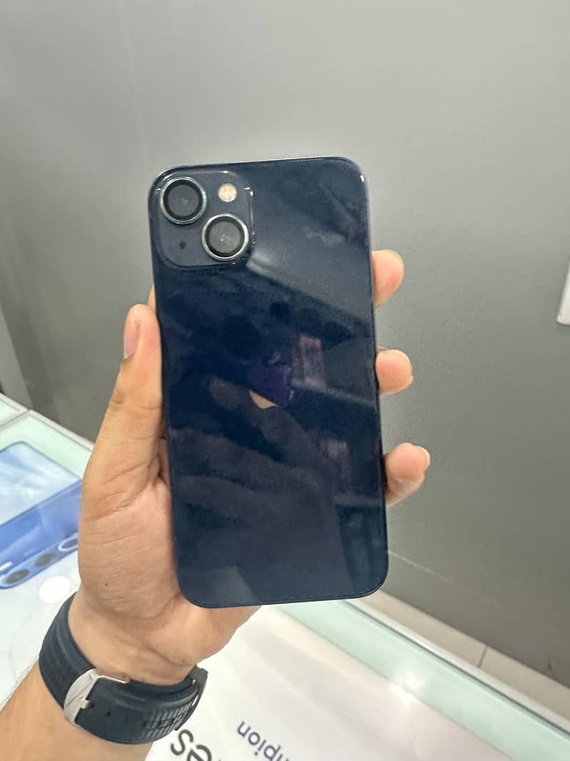 Apple iPhone 13 7
