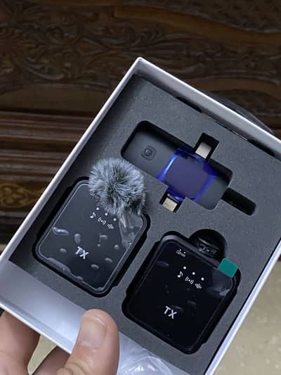 F 11, Dual mic, Just box open