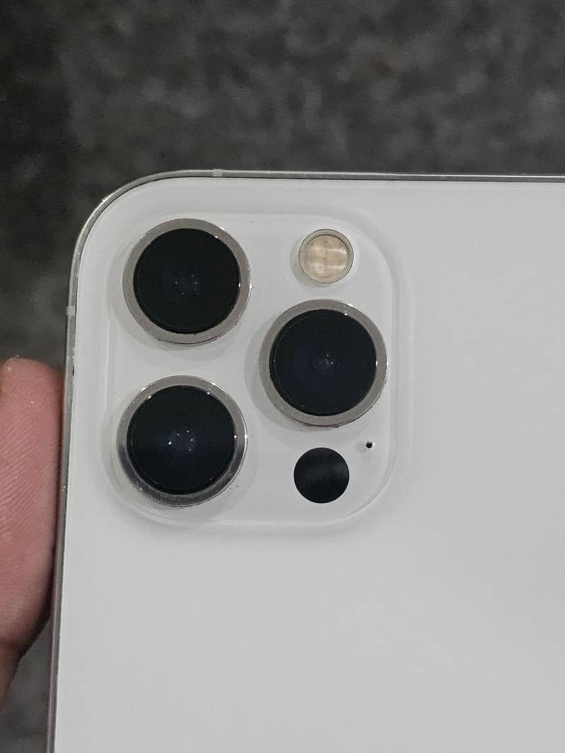 Apple iPhone 12 Pro Max 1