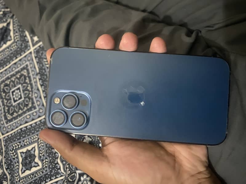 Apple iPhone 12 Pro Max 4