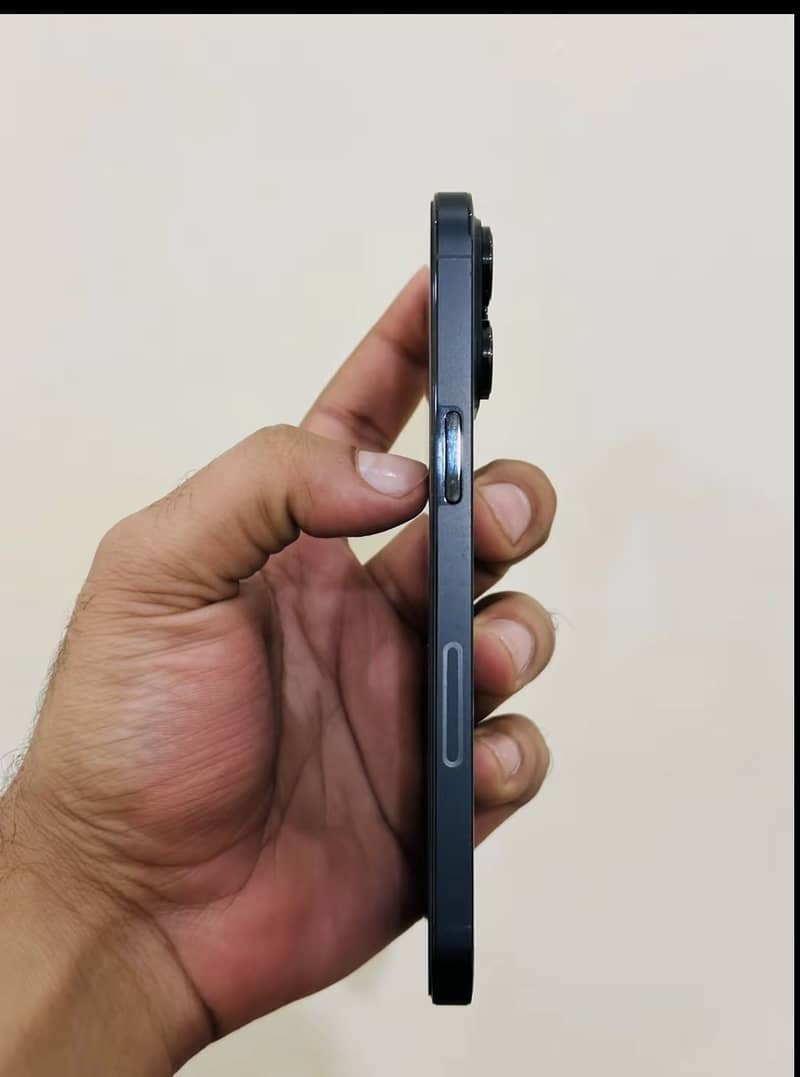 Apple iPhone 14 Pro Max 0