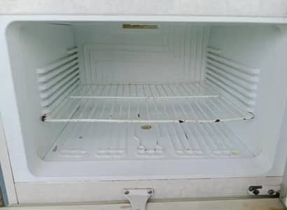 pelstar small fridge -for repair /scrap compressor body ok