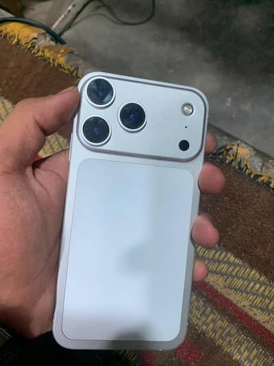 Apple iPhone XR convert 17 pro