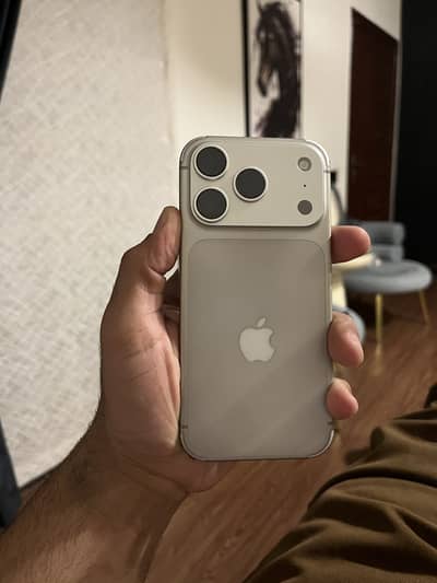 IPhone 17 Pro 256 GB White LLA ( factory unlock )