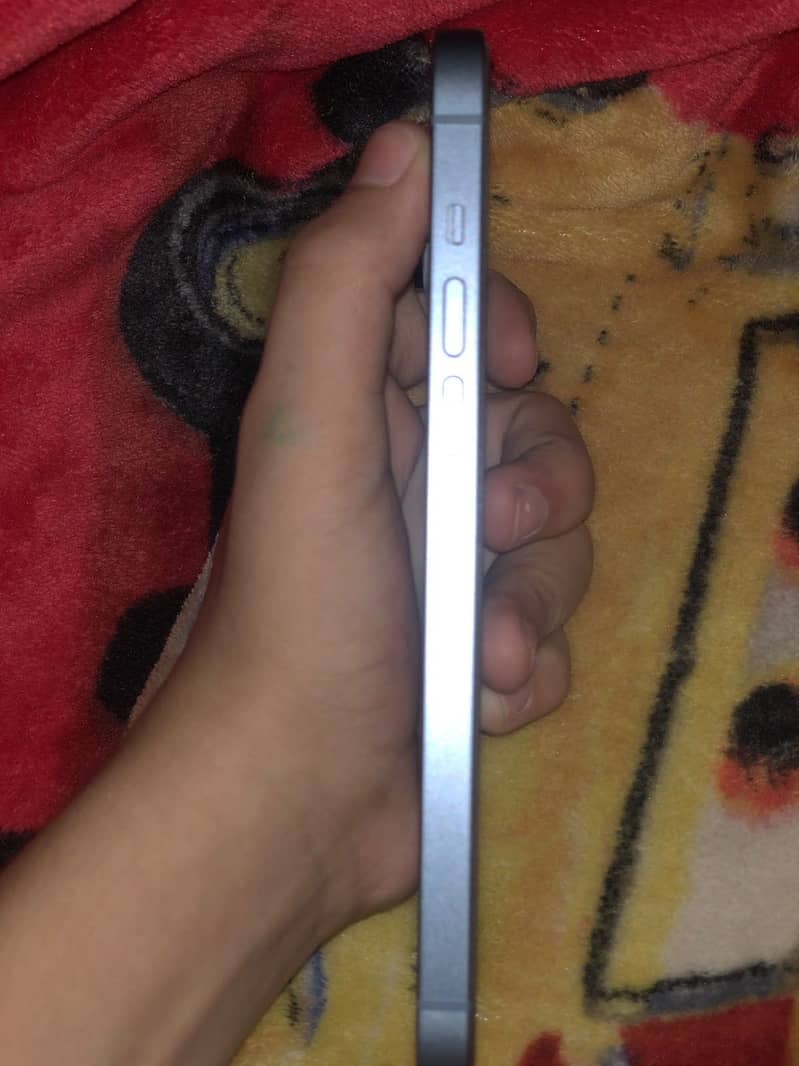 Apple iPhone 14 plus 3