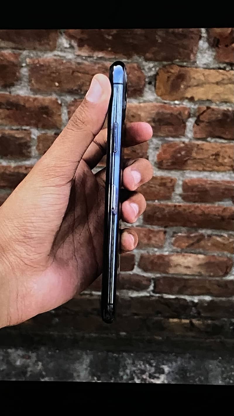 Apple iPhone 11 Pro Max 0