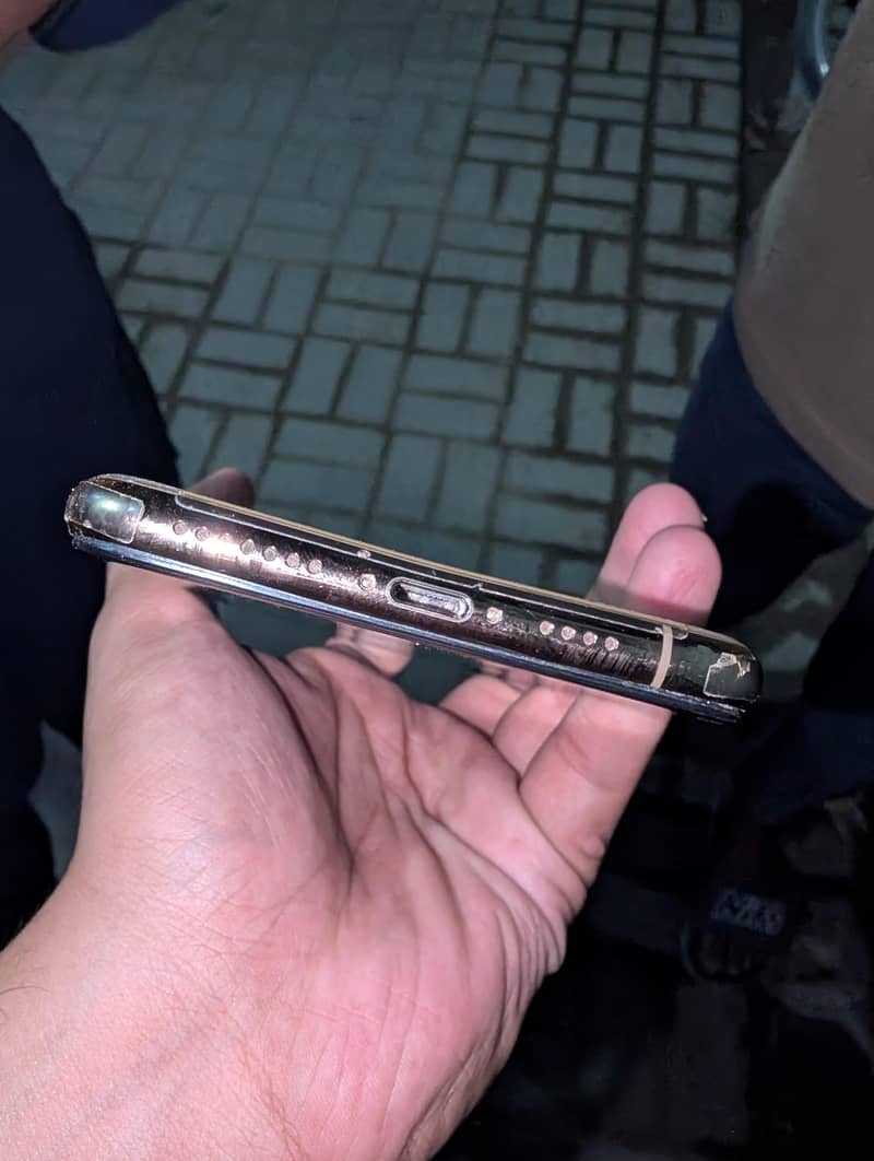 Apple iPhone 11 Pro Max 1