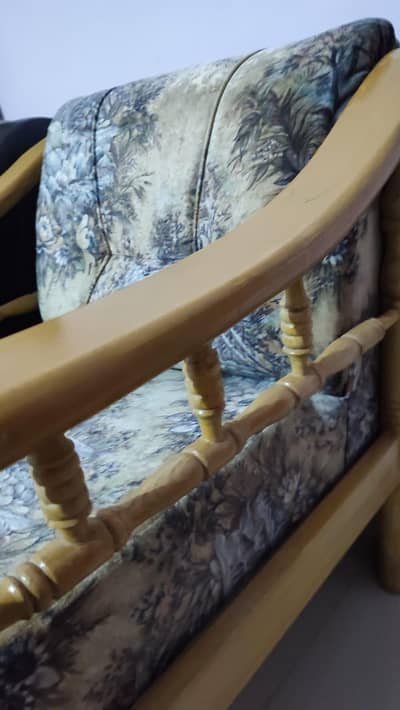 3+2 sofa set with 1 small side table