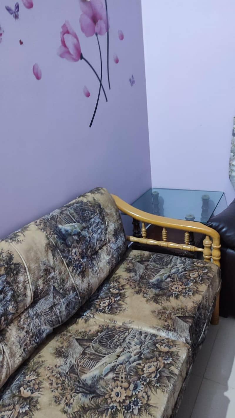 3+2 sofa set with 1 small side table 4