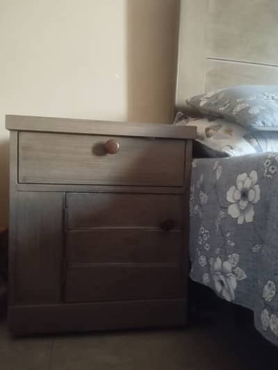 Double bed with dressing table with 2 side tables excellent condition