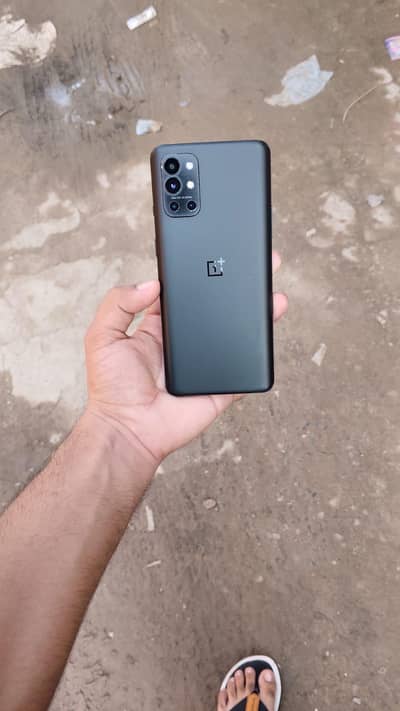One Plus 9R