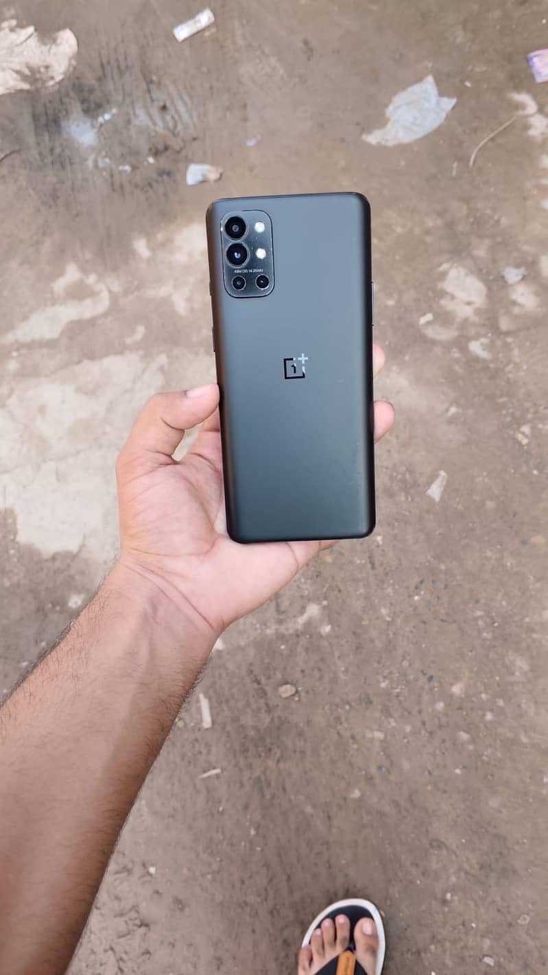 One Plus 9R 0