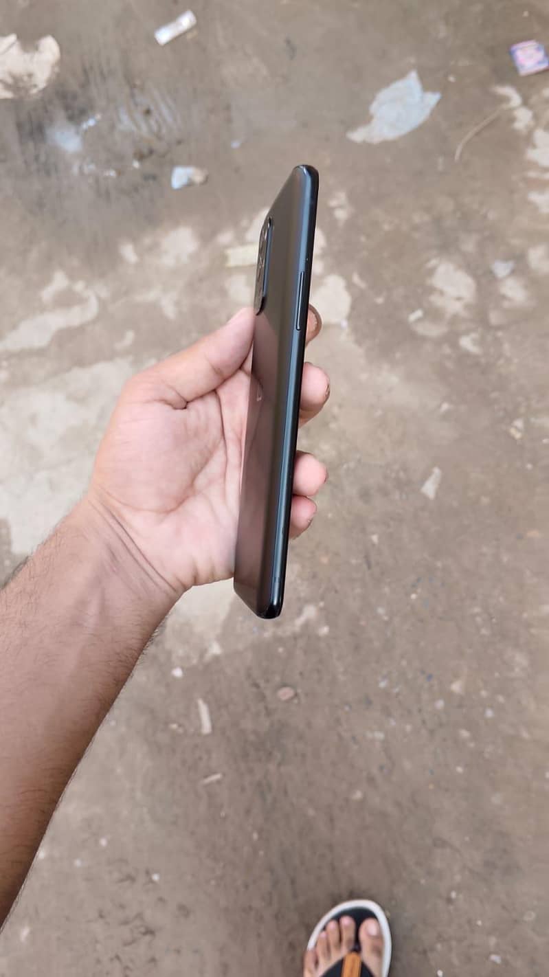 One Plus 9R 1