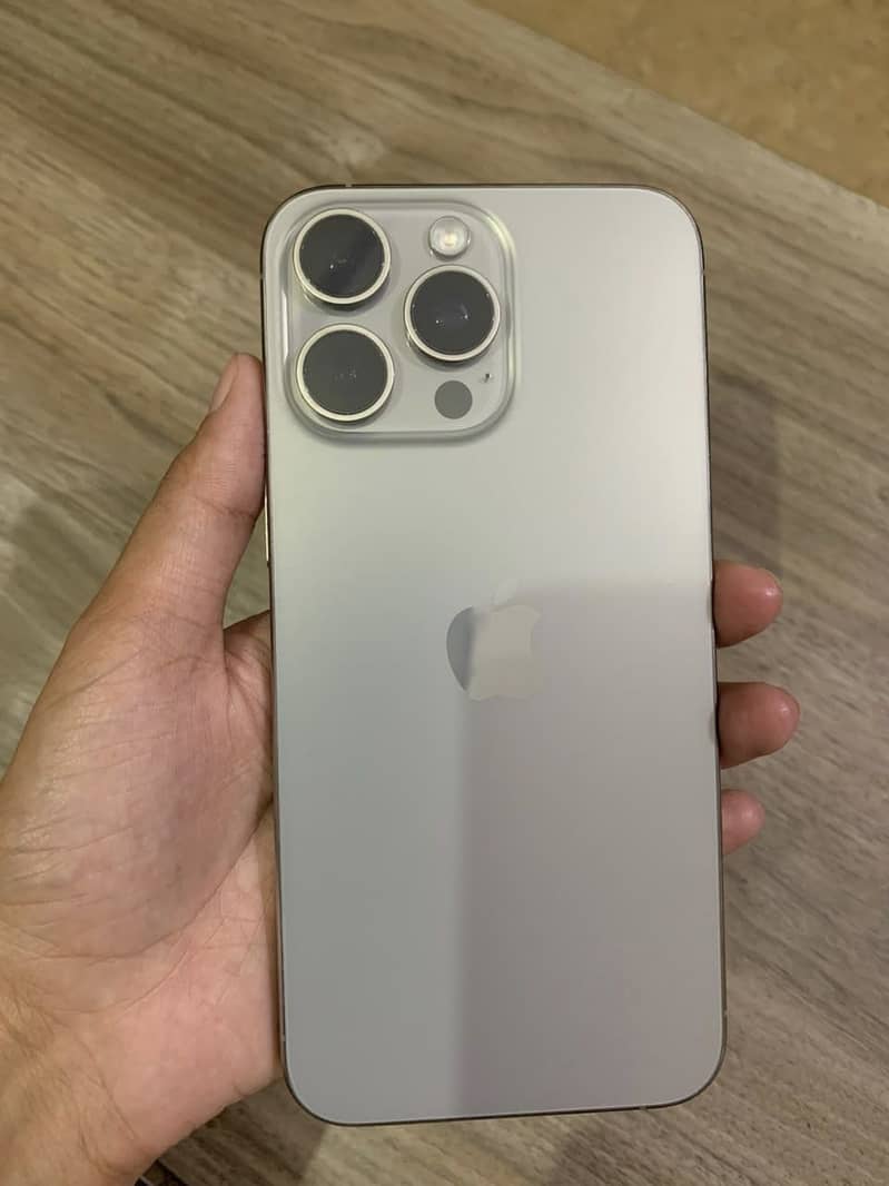 Apple iPhone 15 Pro Max 0
