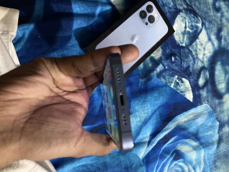 Apple iPhone 13 Pro 8