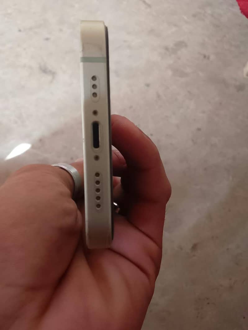 Apple iPhone 11 0