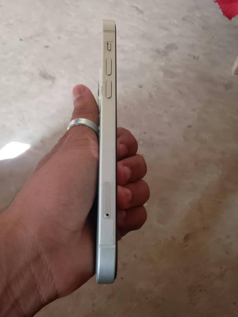 Apple iPhone 11 3