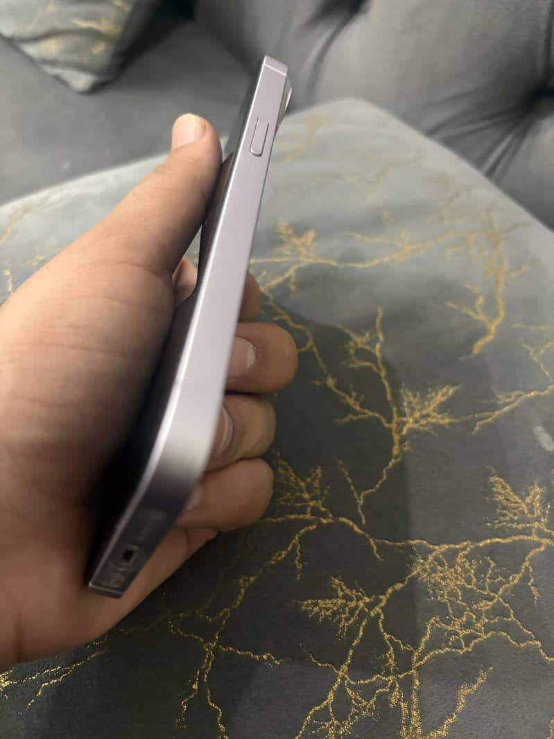 Apple iPhone 14 1