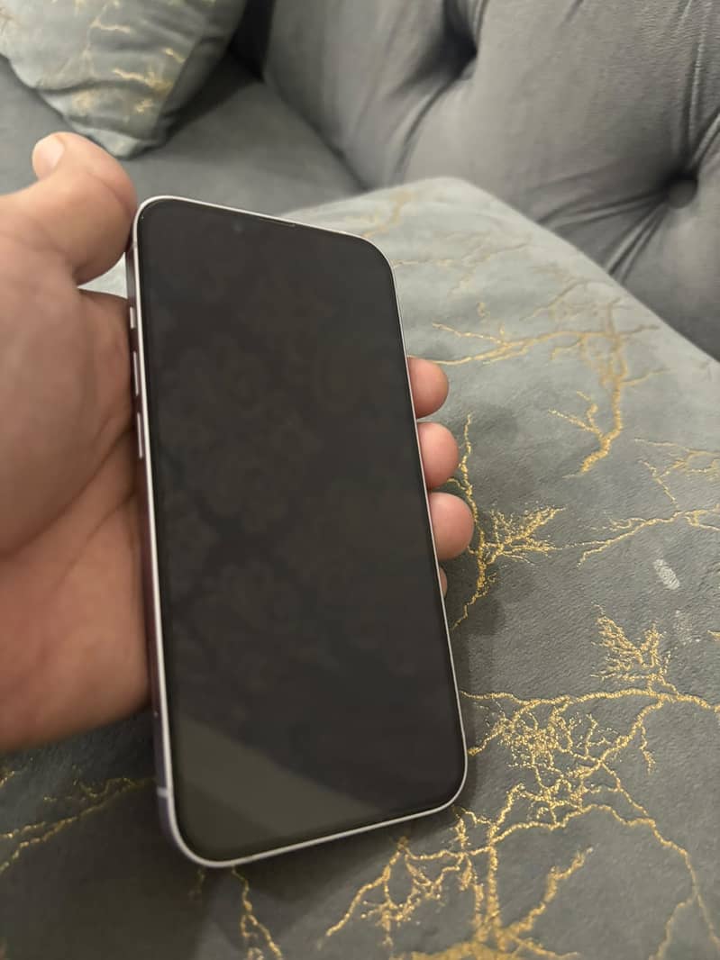 Apple iPhone 14 4