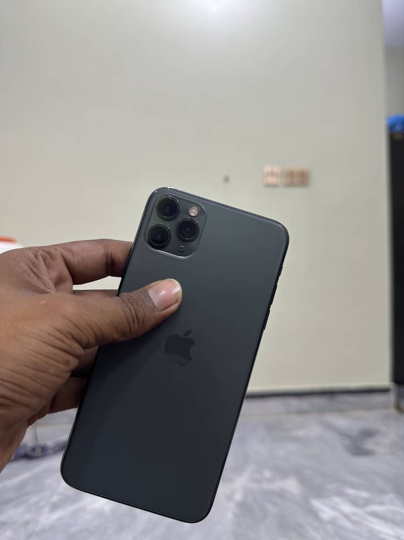 Apple iPhone 11 Pro Max 2
