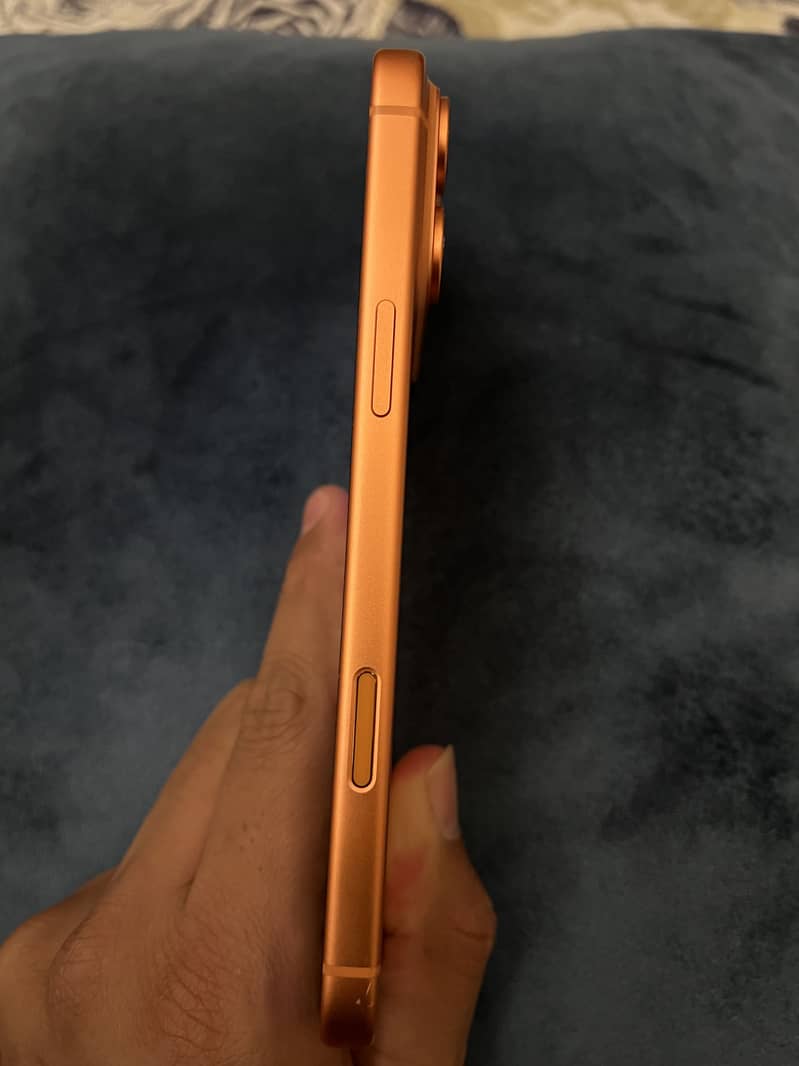 Apple iPhone 17 Pro Max 2