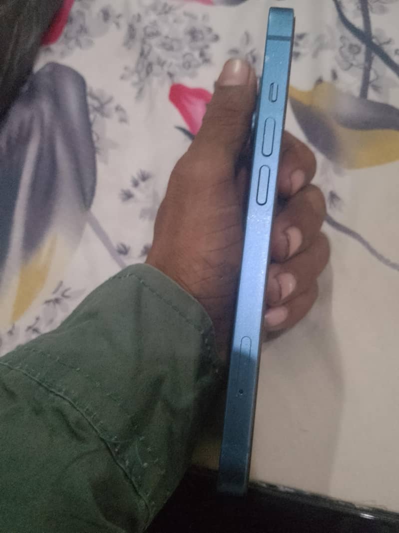 Apple iPhone 13 3