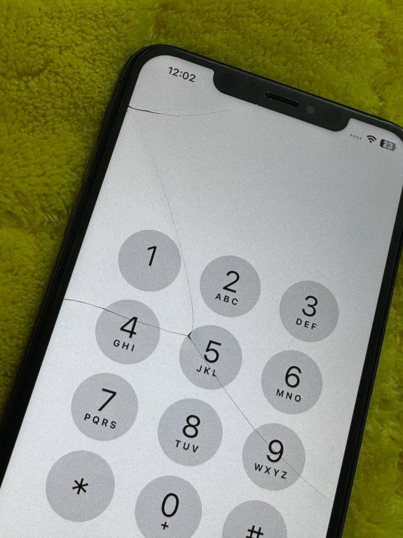 Apple iPhone XS Max 3