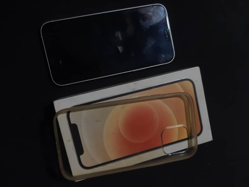Apple iPhone 12 2