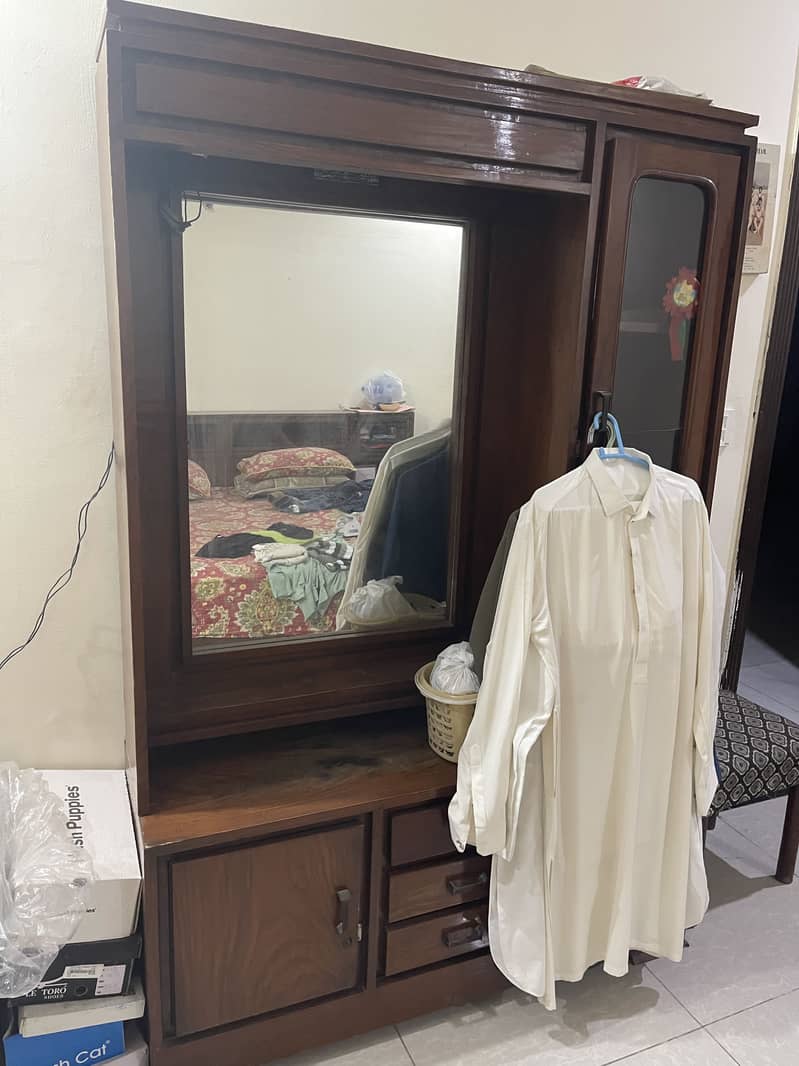 Bed and dressing table 2