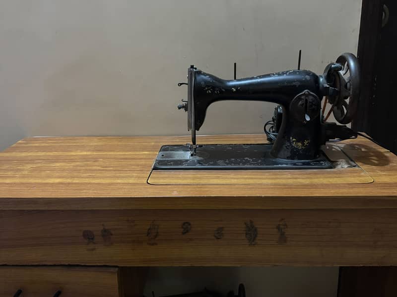 Sewing machine with stand 4