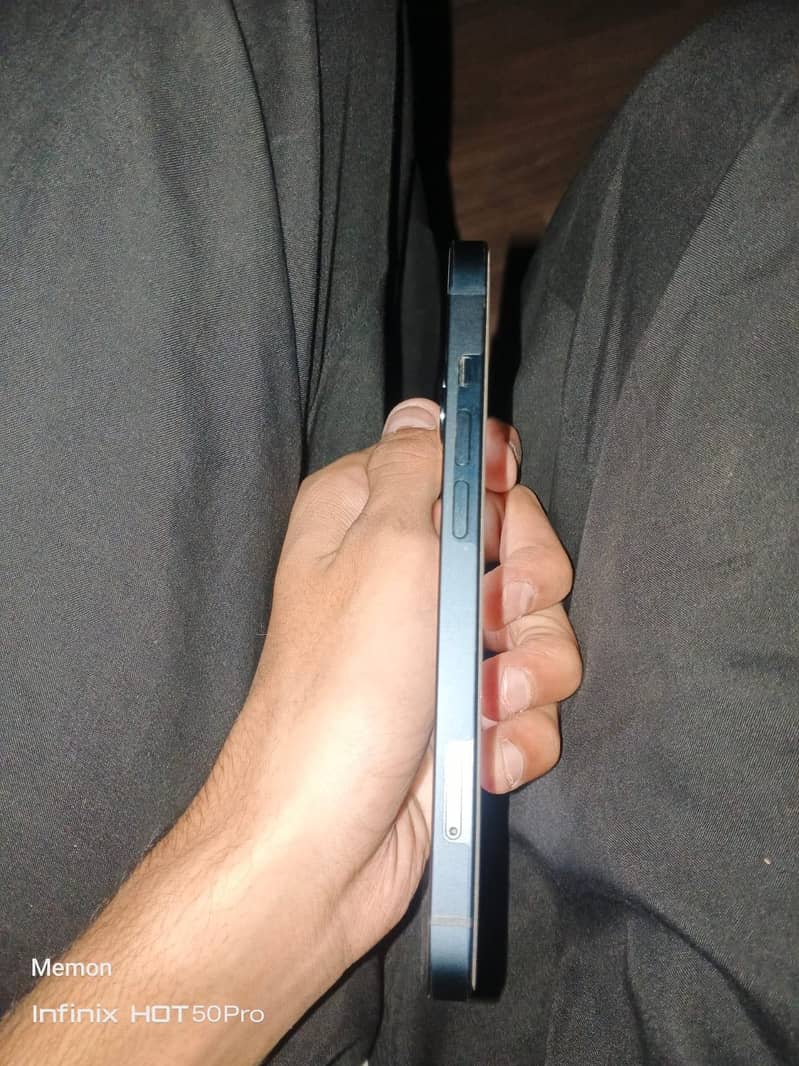 Apple iPhone 13 0