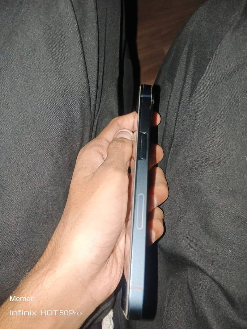 Apple iPhone 13 2