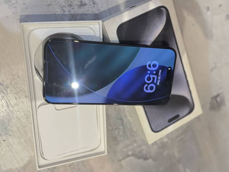 Apple iPhone 15 Pro Max 0
