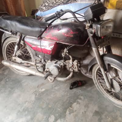 Road prince. . . 2021 model. . engine on start with one kick,,