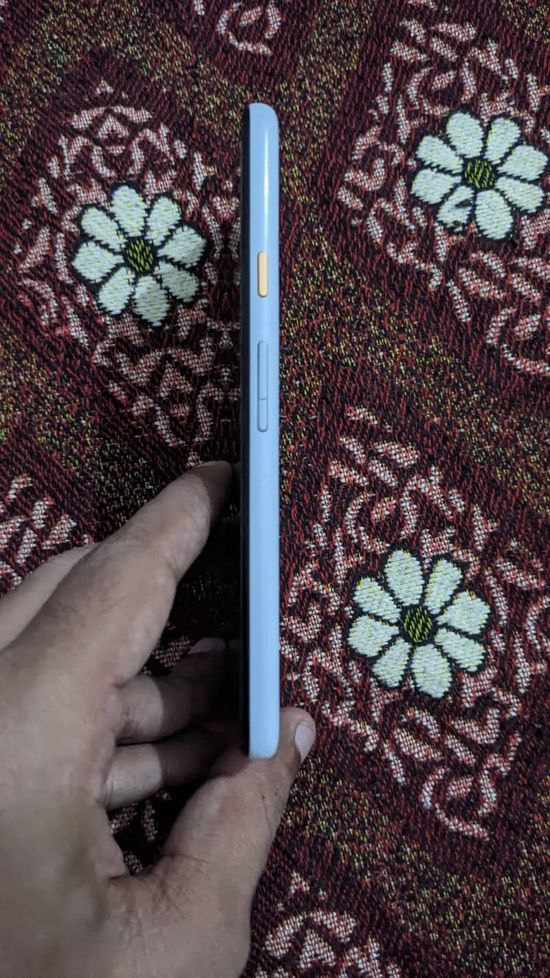 Google Pixel 4a 11