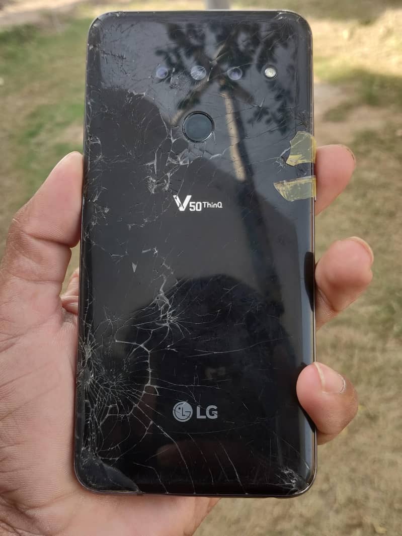 LG V50 ThinQ 1