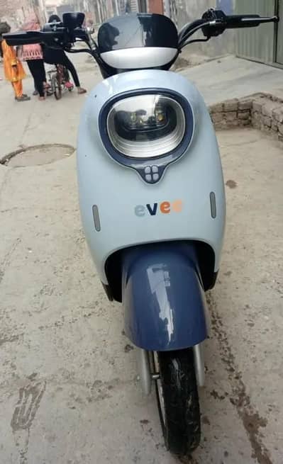 Evee Nisa Electric Bike